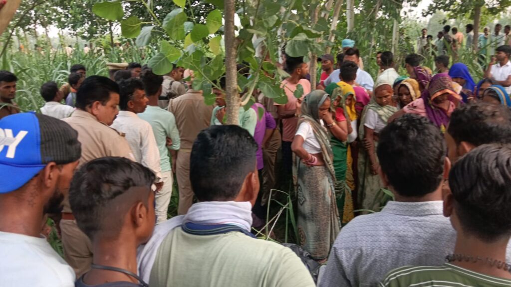 गन्ने के खेत में बाघ का हमला, किसान की मौत, गन्ने के खेत में मिला शव, मौके पर पहुंचे डीएम, 2 1000601825